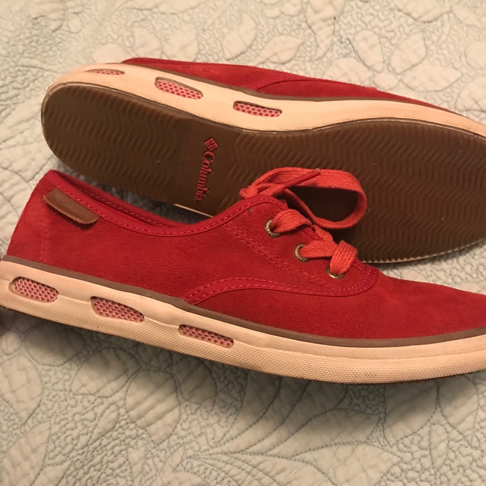 *CLOSET CLOSING* Women's Columbia sneakers size 8