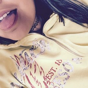 Meet your Posher, Kayla