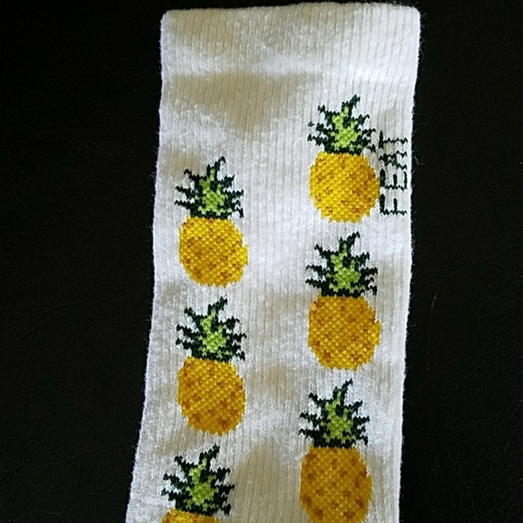 New Pineapple Socks - Picture 3 of 4