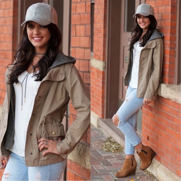 Hooded Jacket - Picture 5 of 5