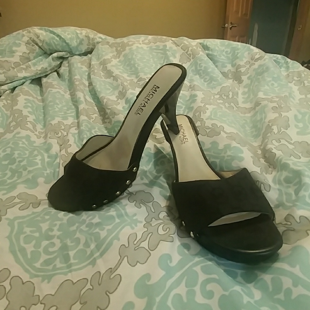 Michael Kors Size 7 1/2 heels