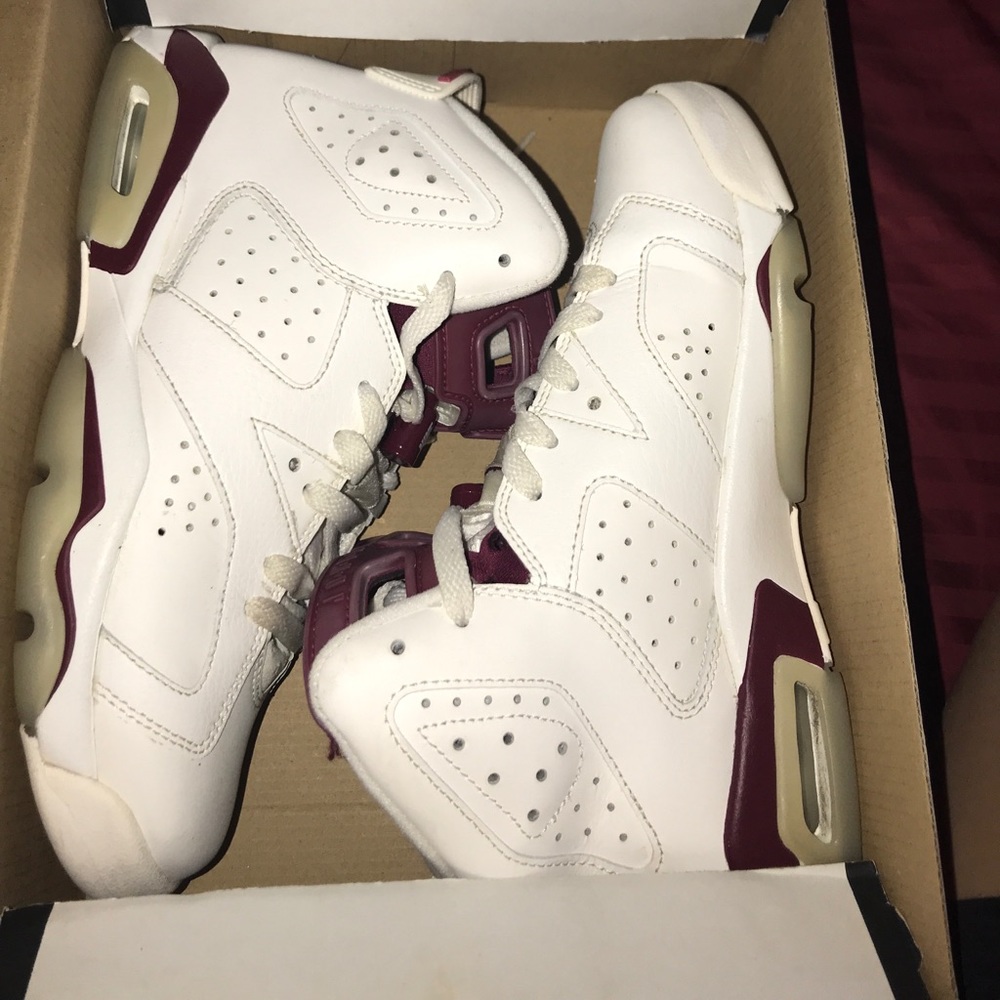 Jordan maroons size 7Y