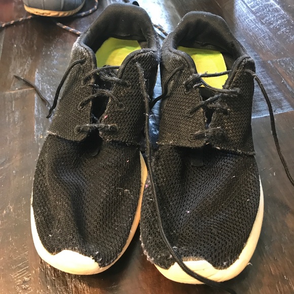 Nike running shoes. Roshes - Picture 1 of 4
