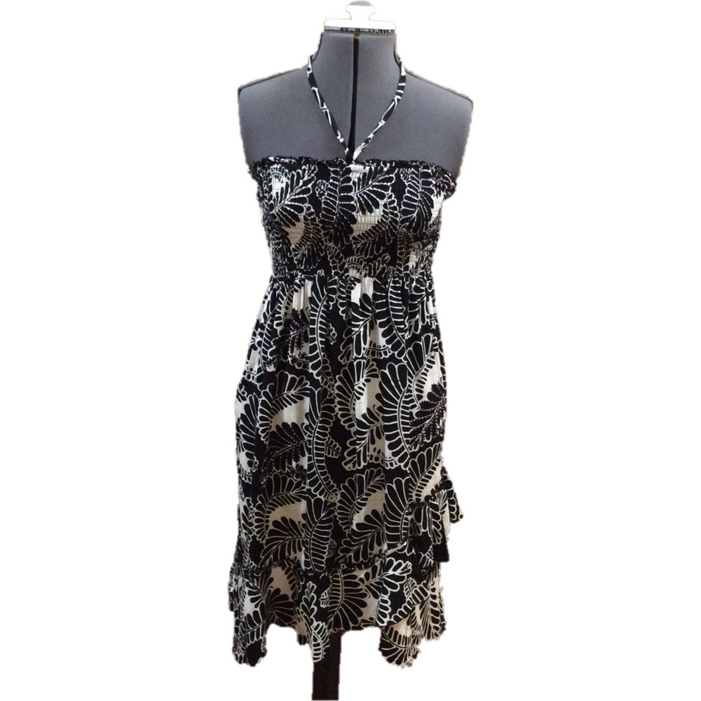 Black and white summer dress.