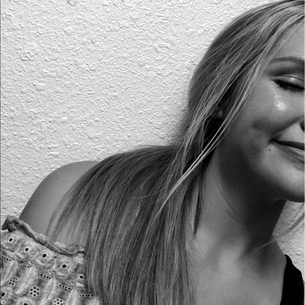 Meet your Posher, Elizabeth