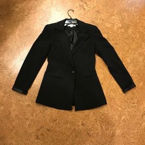 Forever 21 Black Blazer 🛍