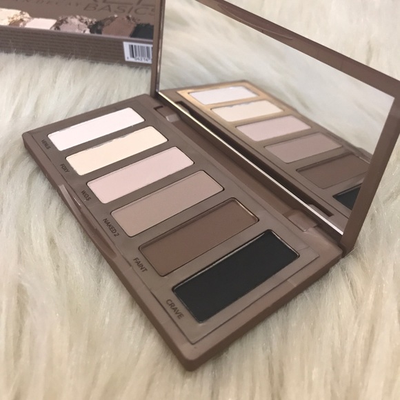 NIB Urban Decay NAKED BASICS eyeshadow palette - Picture 3 of 8