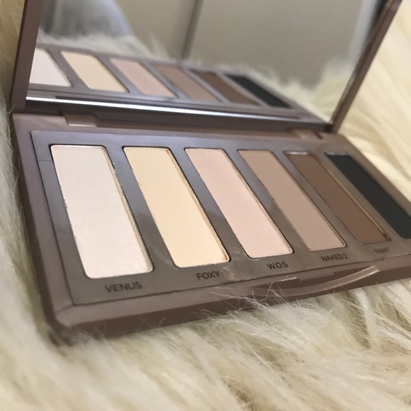NIB Urban Decay NAKED BASICS eyeshadow palette - Picture 5 of 8