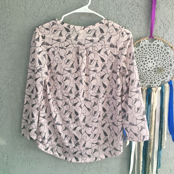 🔥SALE! New. H&M Tassel Print Top - Picture 2 of 4