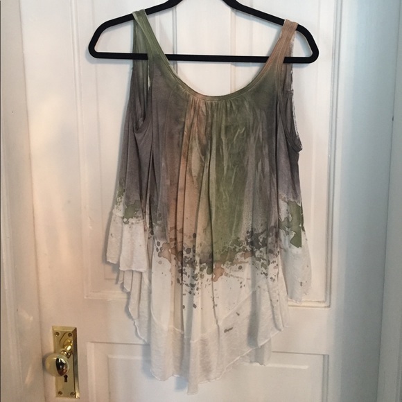 Cold Shoulder Top - Picture 1 of 2