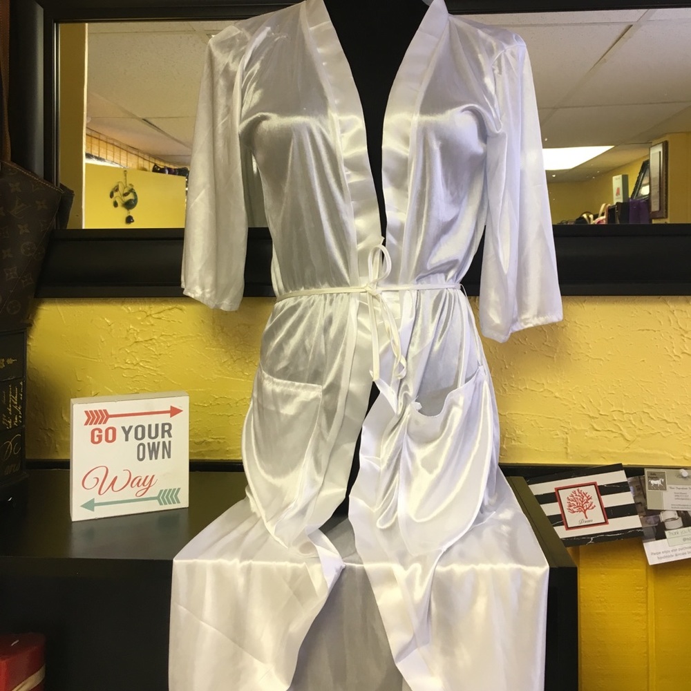 Women's fashion robe