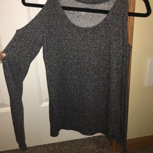 Aerie cold shoulder long sleeved shirt