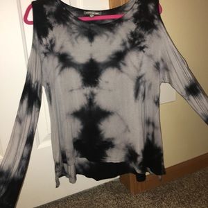 American Eagle cold shoulder long sleeved shirt