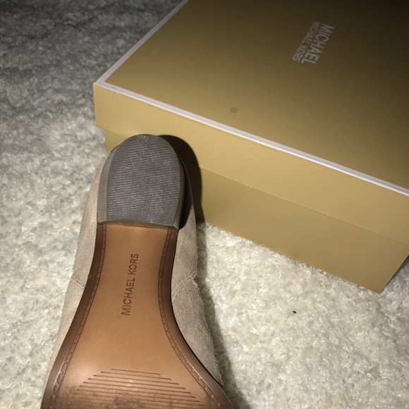 Michael Kors Booties. (Suede) - Picture 4 of 5