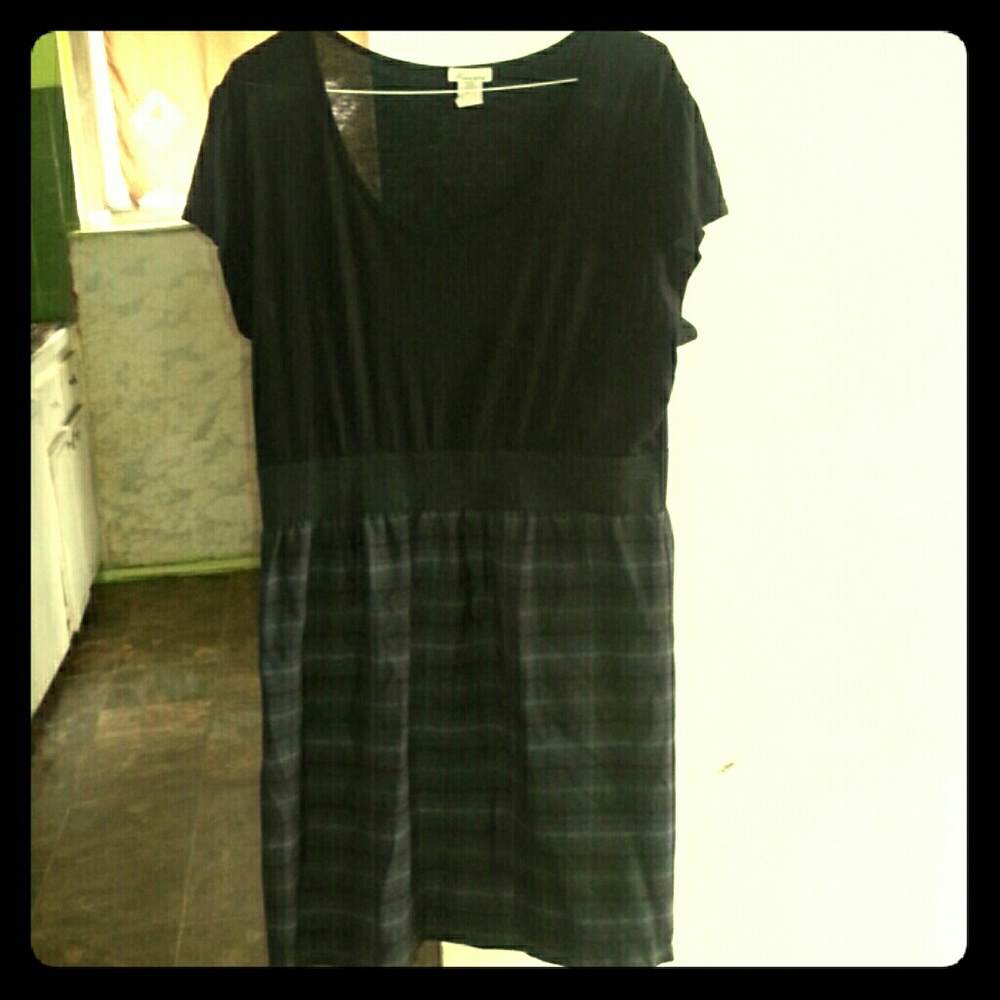 Plus Size 3x form fitting plaid design midi dress