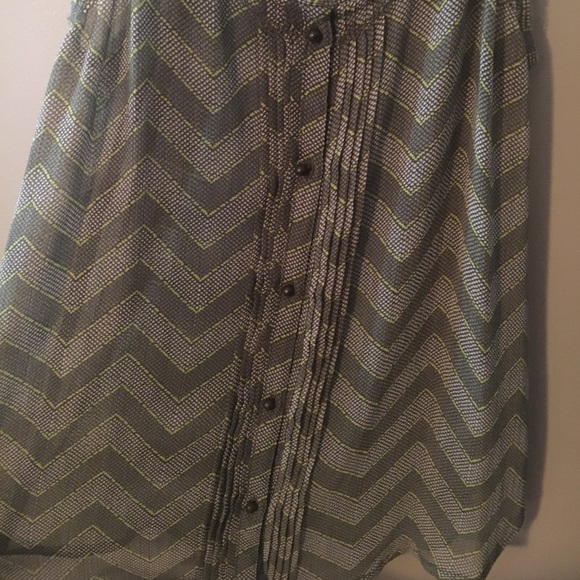 Top - Picture 2 of 2