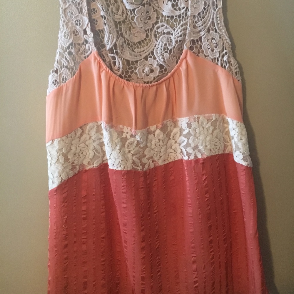 Top - Picture 2 of 3