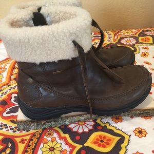 🍂EVENT UGG🍂 boots NEVER WORN- tried on only!