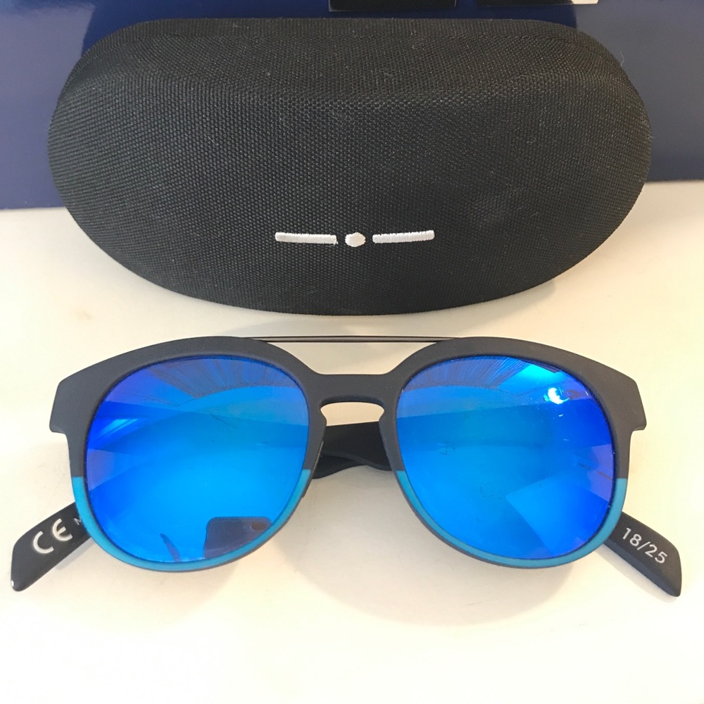 Italia independent blue mirror sunglasses