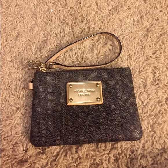 michael kors wristlet - Picture 1 of 4