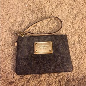 michael kors wristlet