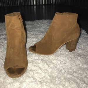Open toed Steve Madden booties. (Suede)