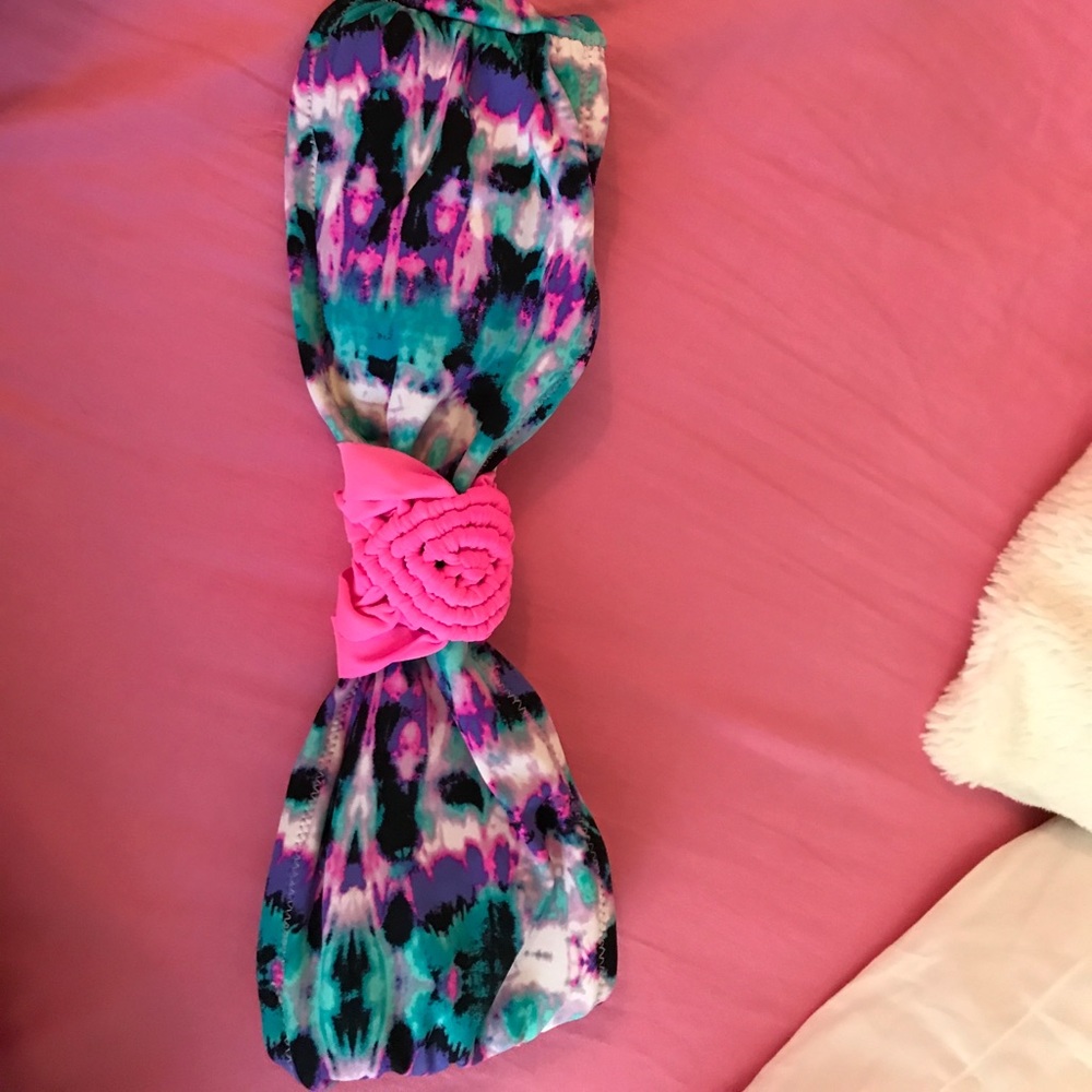 Colorful strapless bikini top!