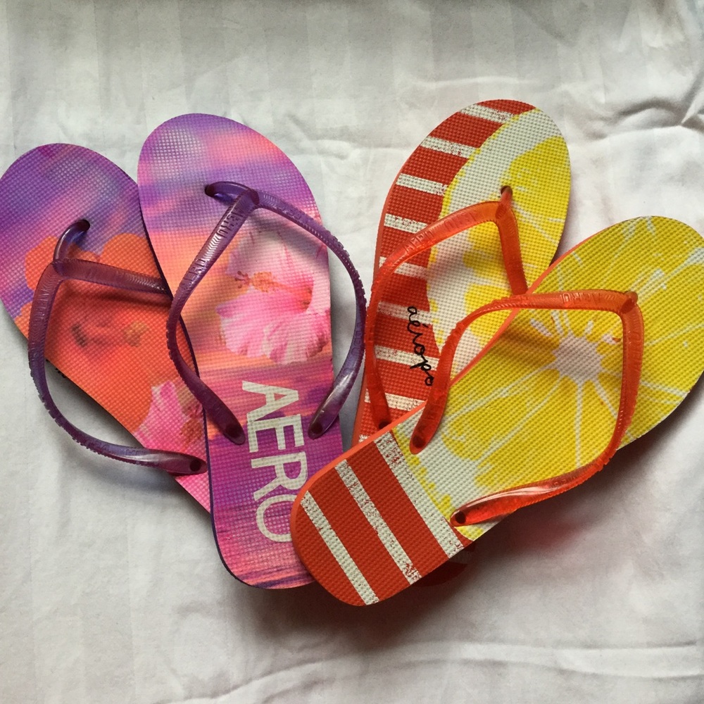 Aeropostale Flip Flops 2 Pairs