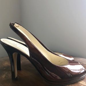 Gorgeous Anne Klein sling backs, bronze patent.