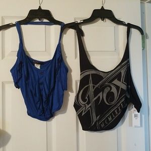 2 crop tanks size small nwt