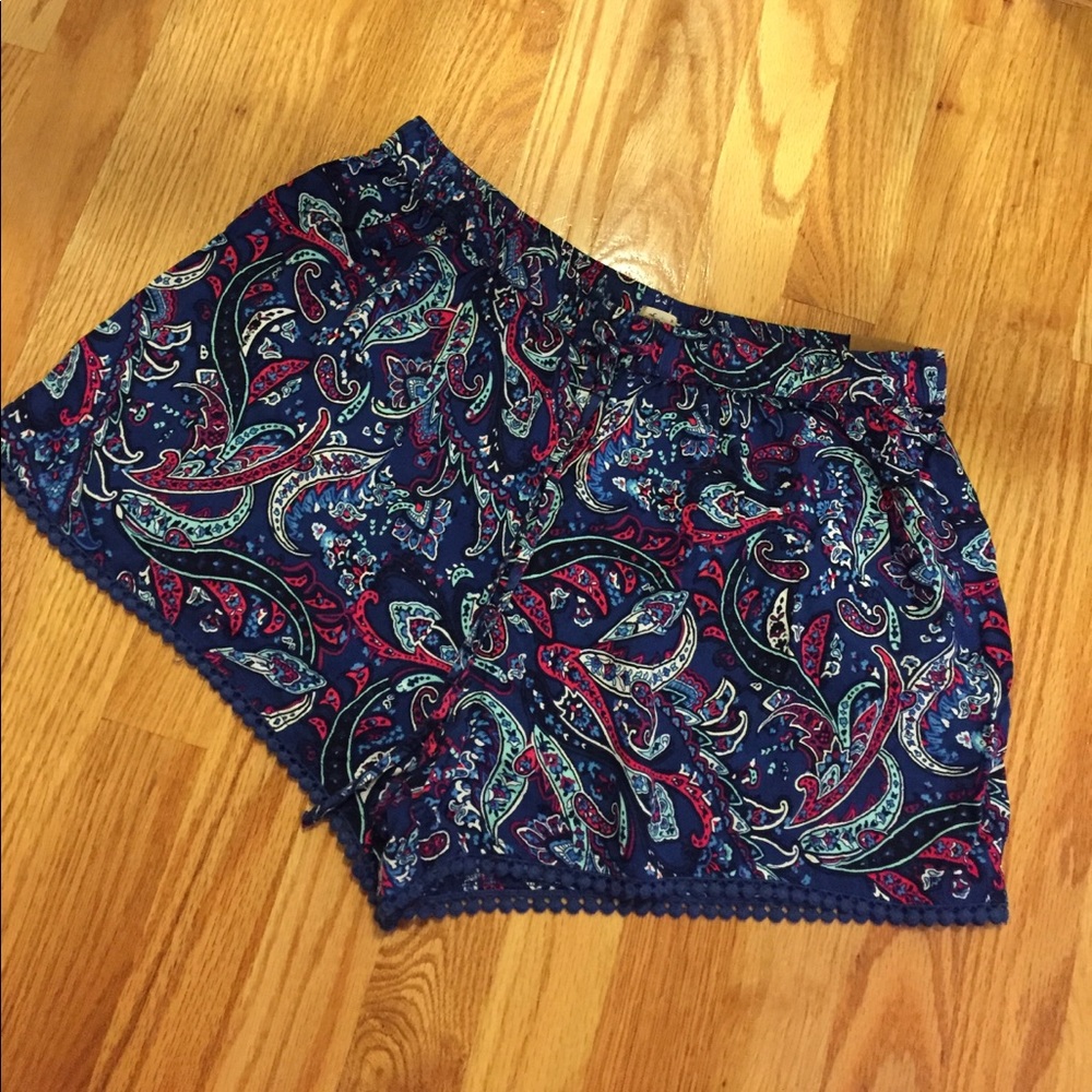 Hollister shorts *FREE SHIPPING*