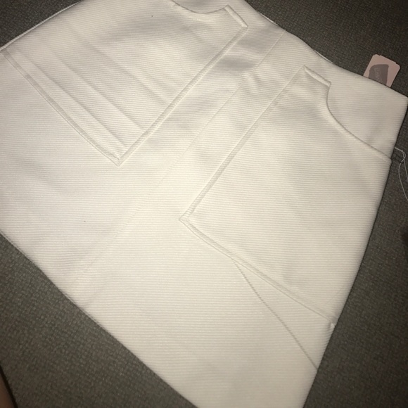 White Contemporary Skirt- S - Picture 2 of 5