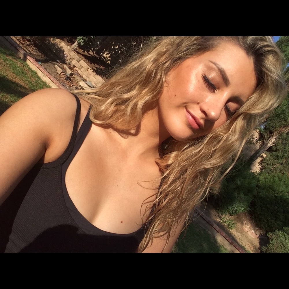 Meet your Posher, Alissa