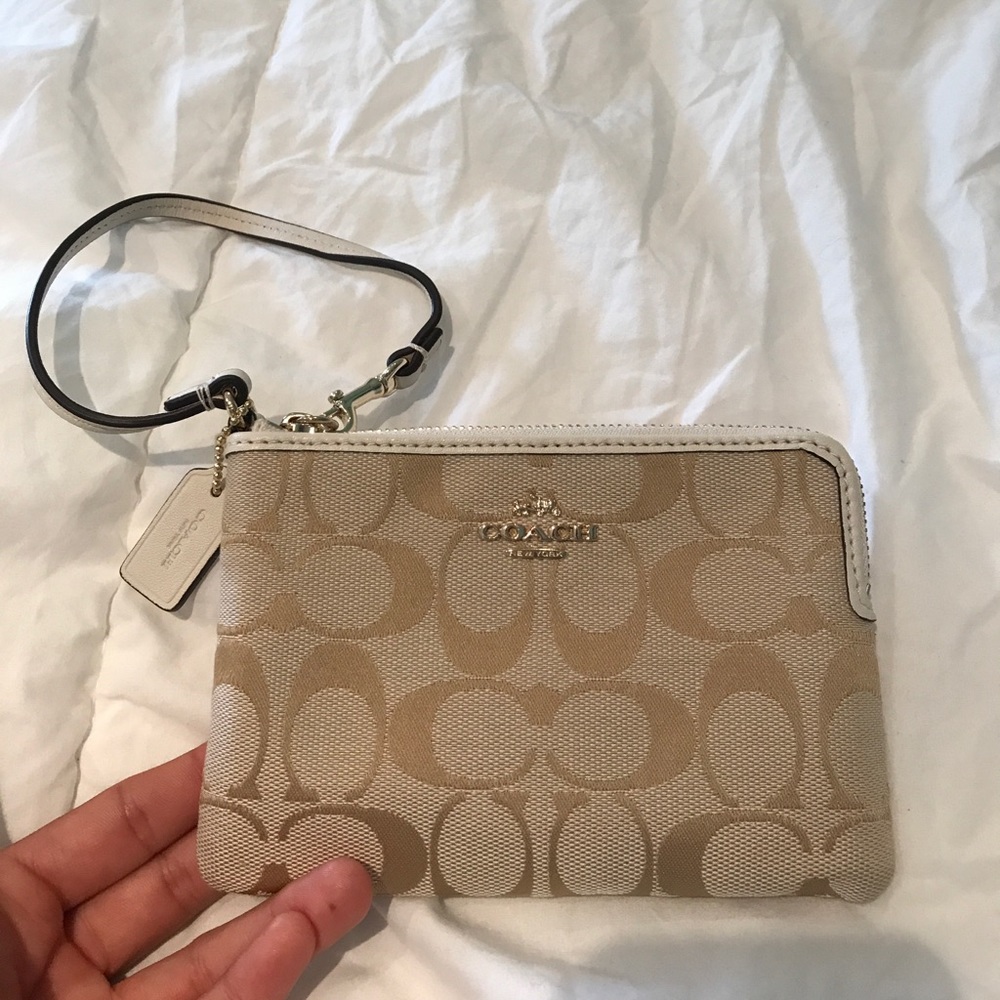 NEW COACH WRISTLET