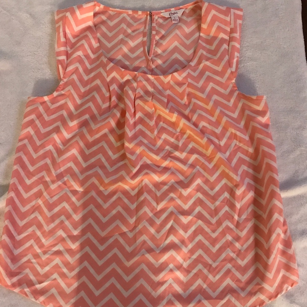 Light pink chevron top.