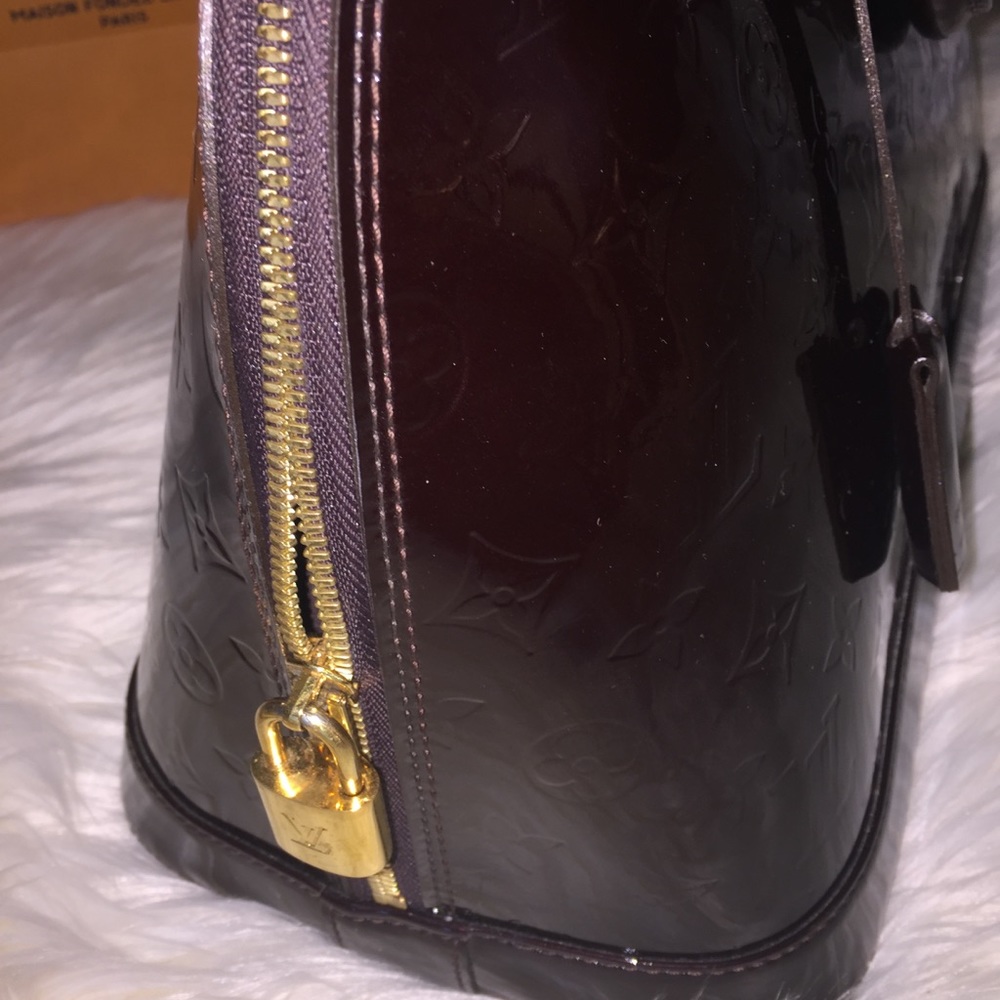 Louis Vuitton Alma MM - Picture 8 of 12