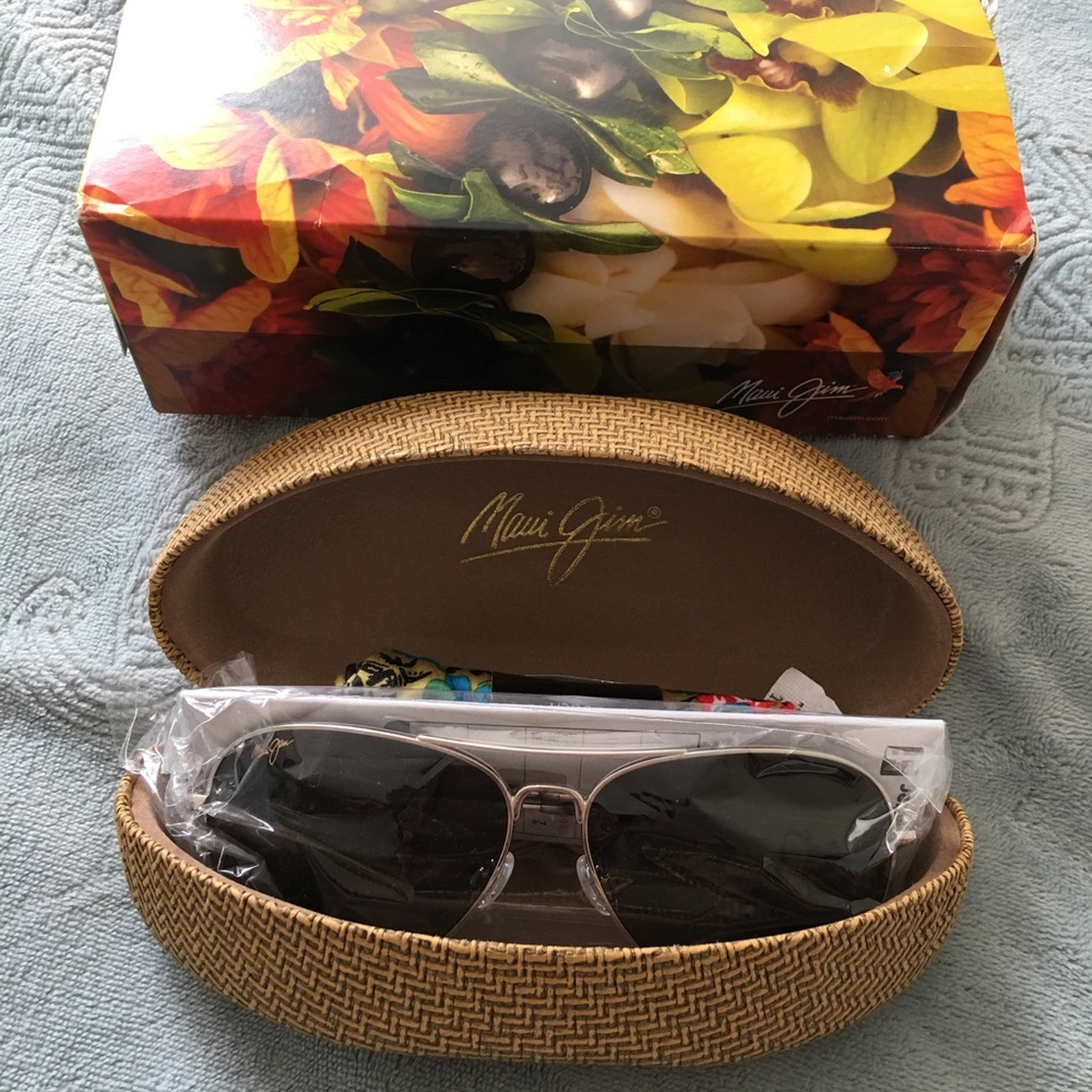 Maui Jim never worn silver aviator sunglasses