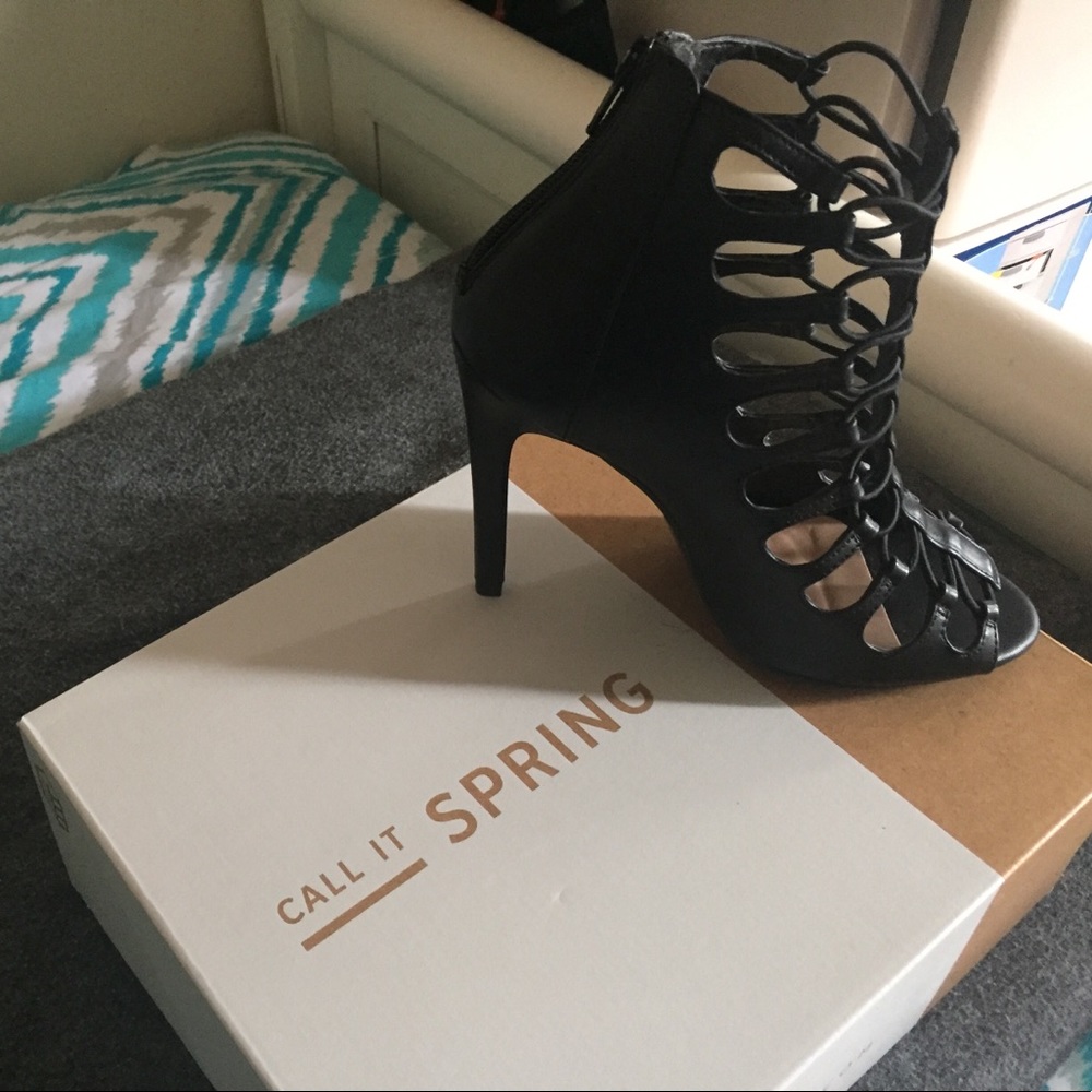 Valderrama Heels.