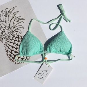 CA by Vitamin A textured triangle bikini top, sz 4