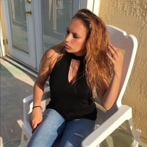 Meet your Posher, Cassandra