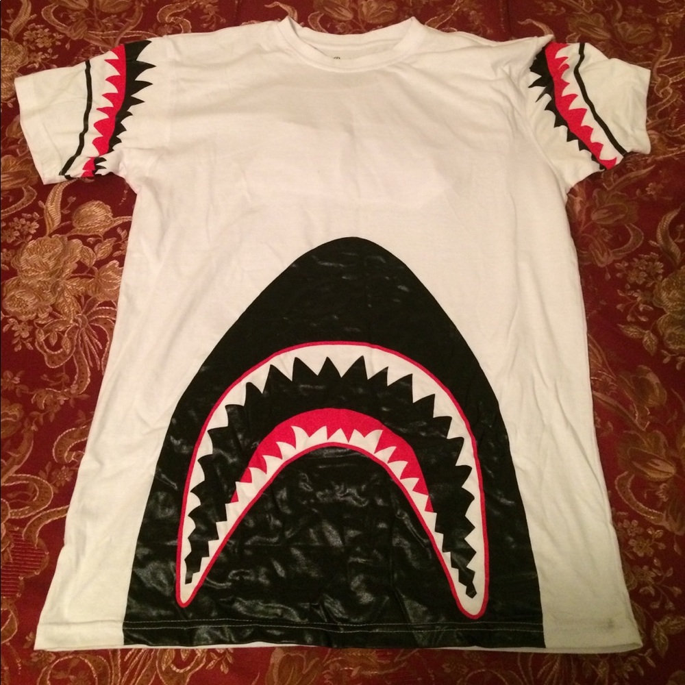 Men's shark tshirt