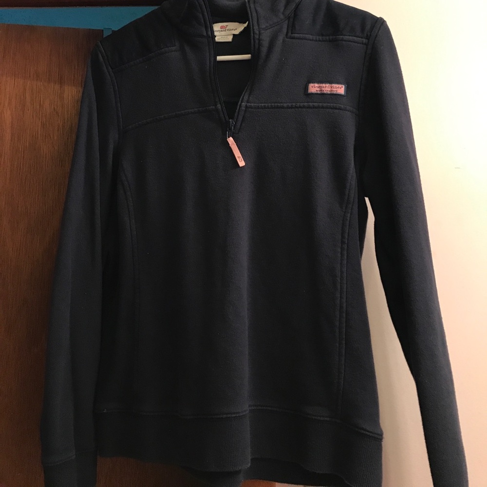 Vineyard Vines Navy pull over