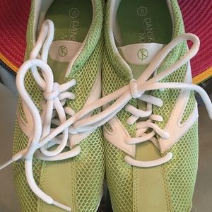 Brand new, worn once, size 8 Danskin Now Lime !