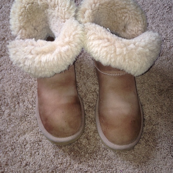 ‼️AUTHENTIC‼️Bailey Button Uggs - Picture 2 of 4