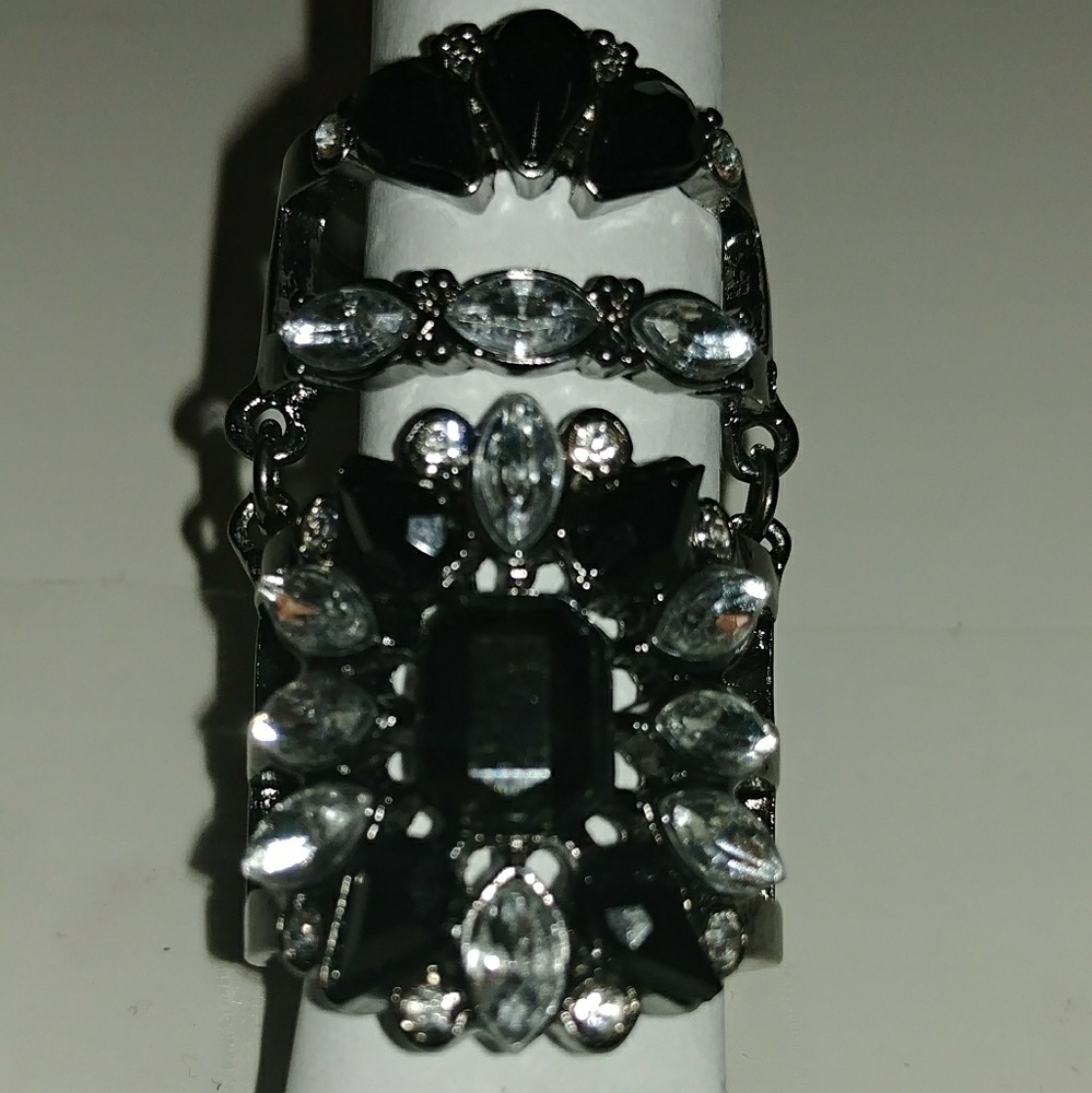 Black/Silver Finger Ring