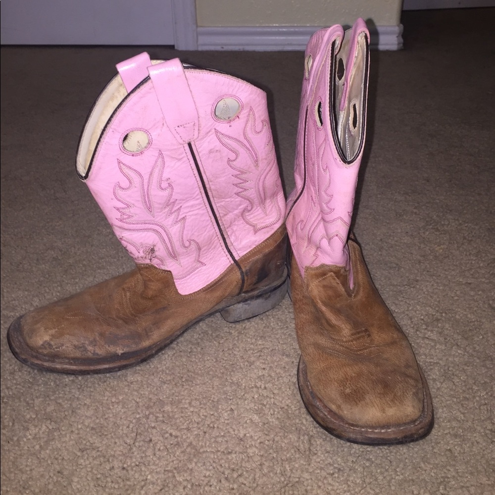 Pink cowgirl boots