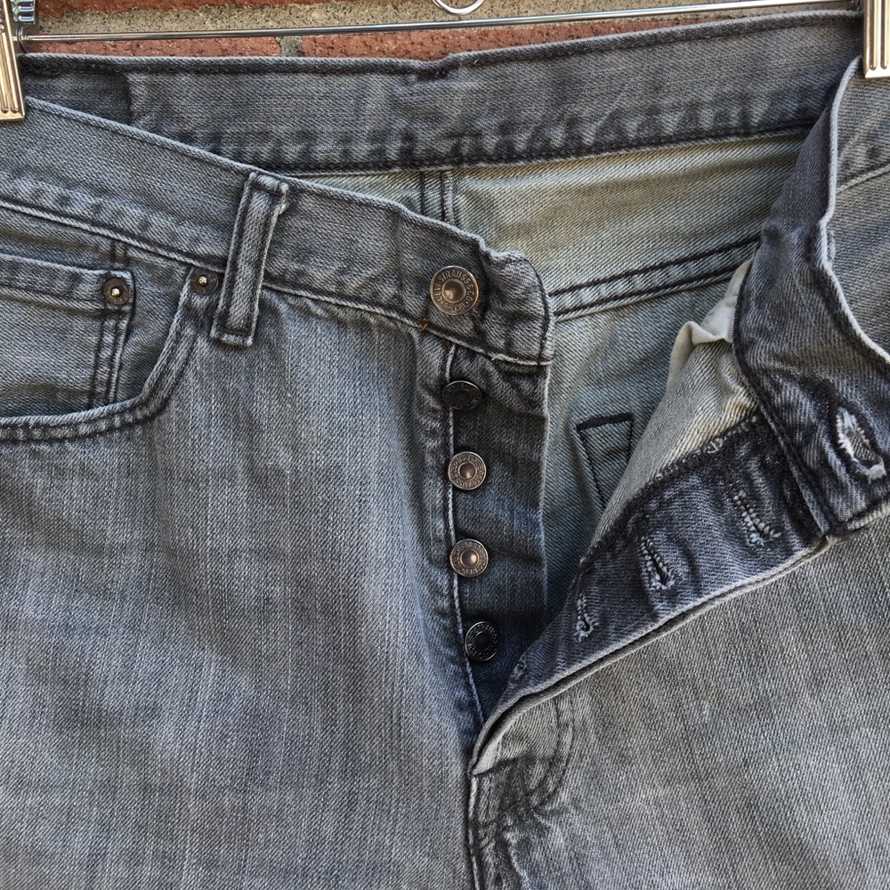 Men's Levi's 501 Cut Off Jean Shorts - Picture 3 of 5
