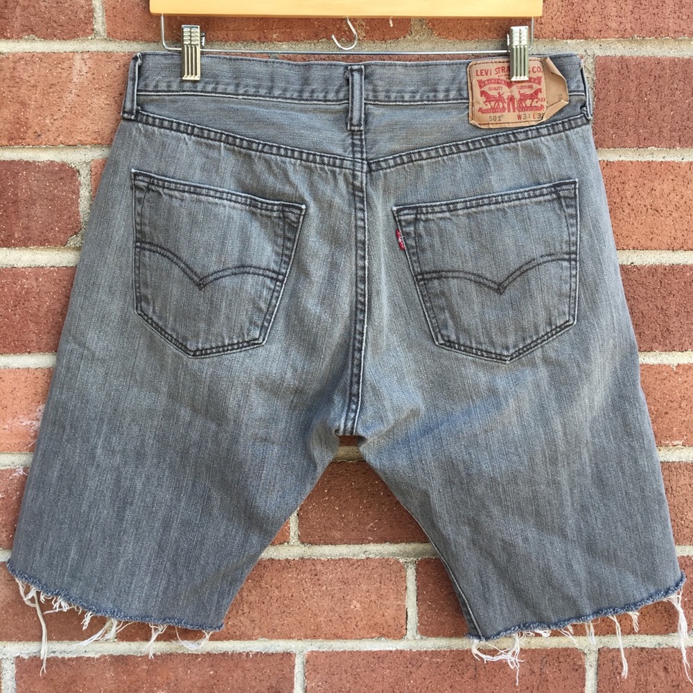 Men's Levi's 501 Cut Off Jean Shorts - Picture 4 of 5
