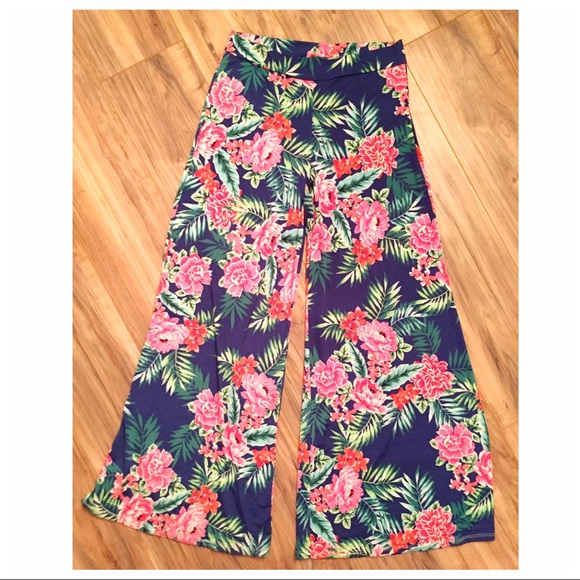 Stunning Tropical Wide Leg Pants - Picture 4 of 5