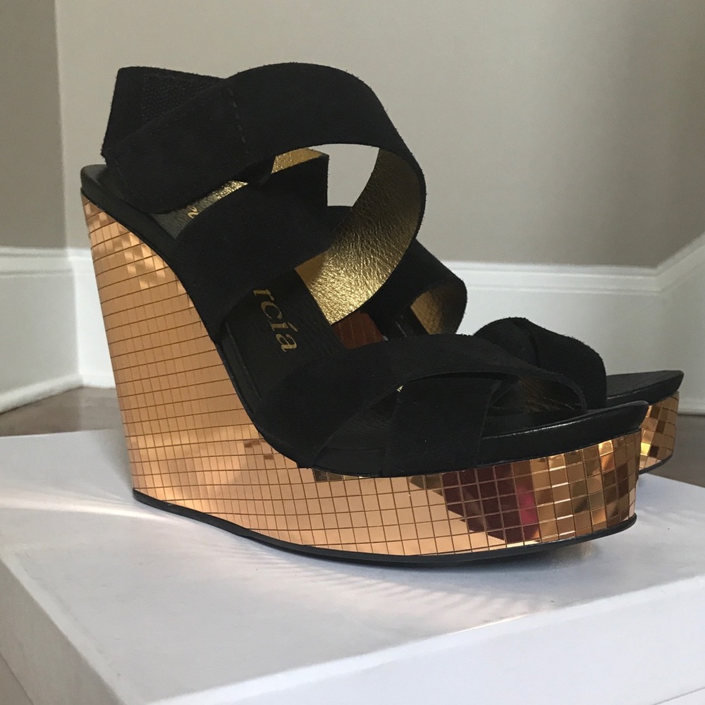 Pedro Garcia gold disco wedges 7.5 new w box!